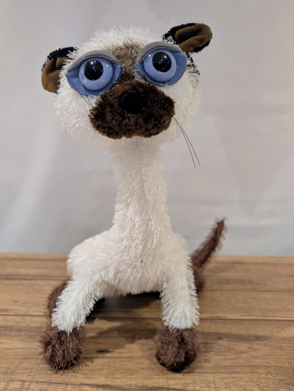 Twisted Whiskers Siamese Cat Posable Plush Carlton Cards. 14"
